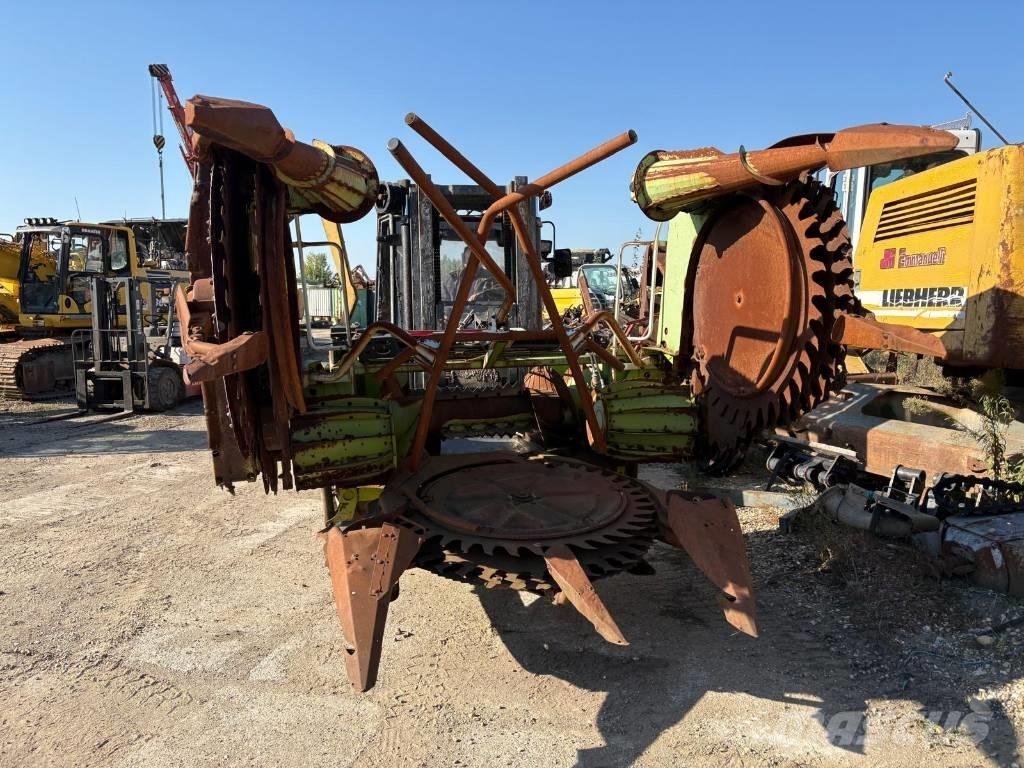 CLAAS RU 450 Самоходные кормоуборочные комбайны
