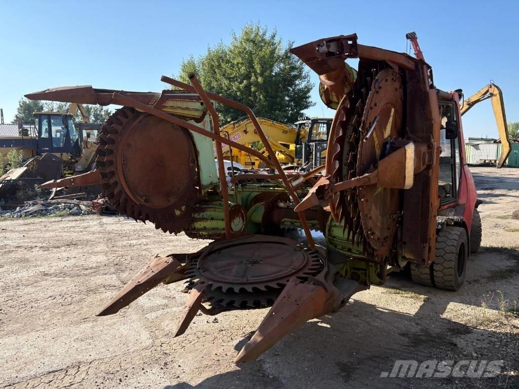 CLAAS RU 450 Самоходные кормоуборочные комбайны