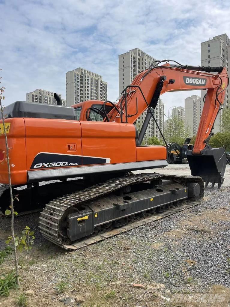 Doosan DX 300 LC Гусеничные экскаваторы