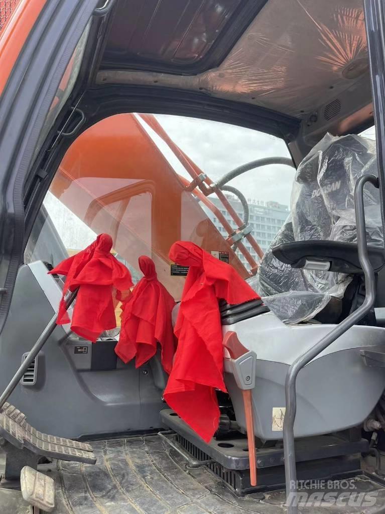 Doosan DX 300 LC Гусеничные экскаваторы