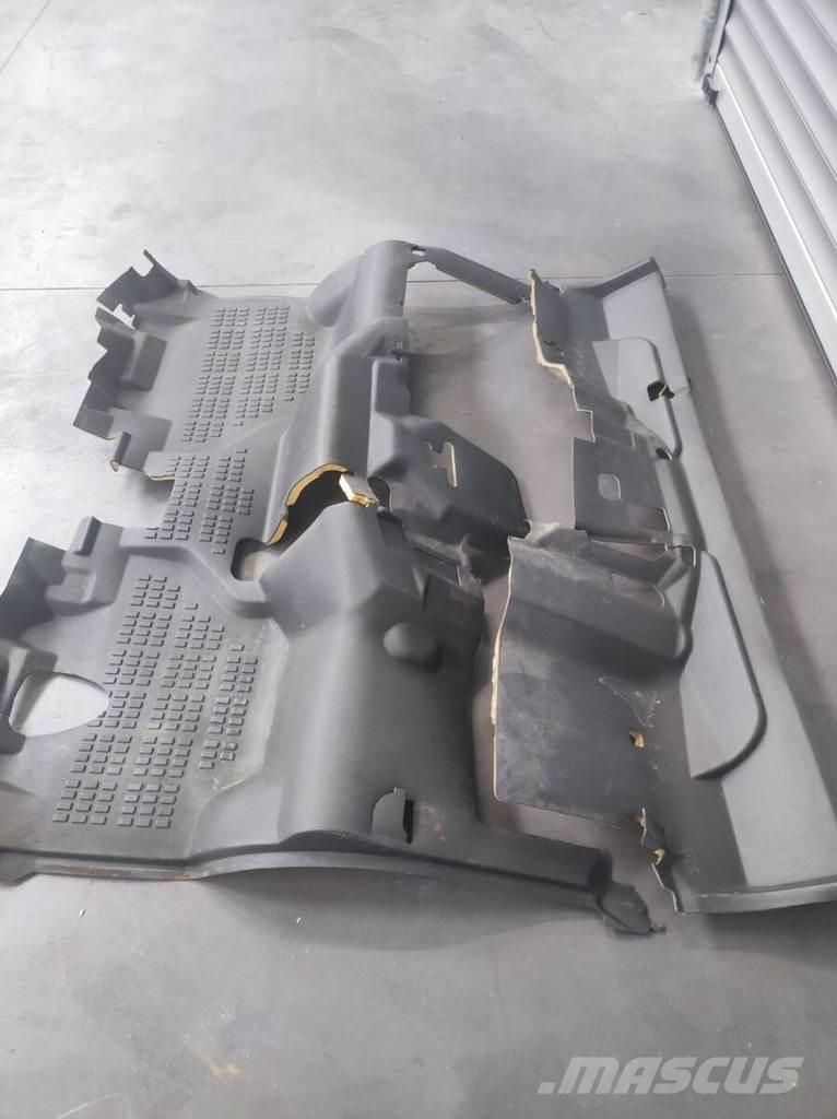Nissan Floor Mat Кабины