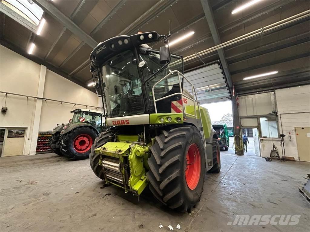 CLAAS Jaguar 960 Самоходные кормоуборочные комбайны
