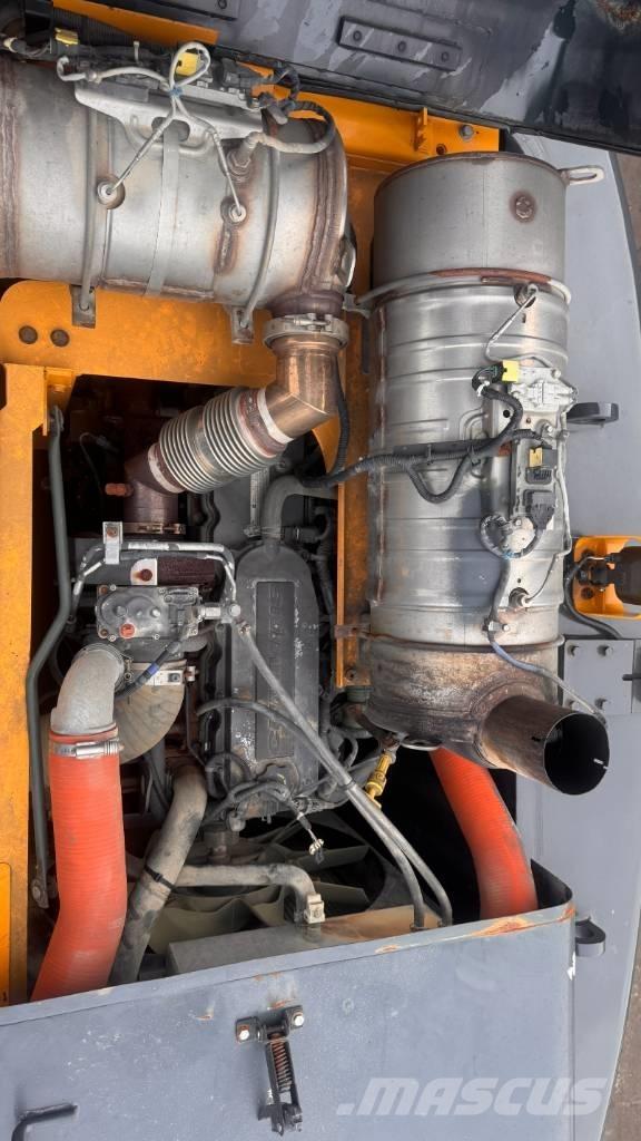 Hyundai HW 180 Колёсные экскаваторы