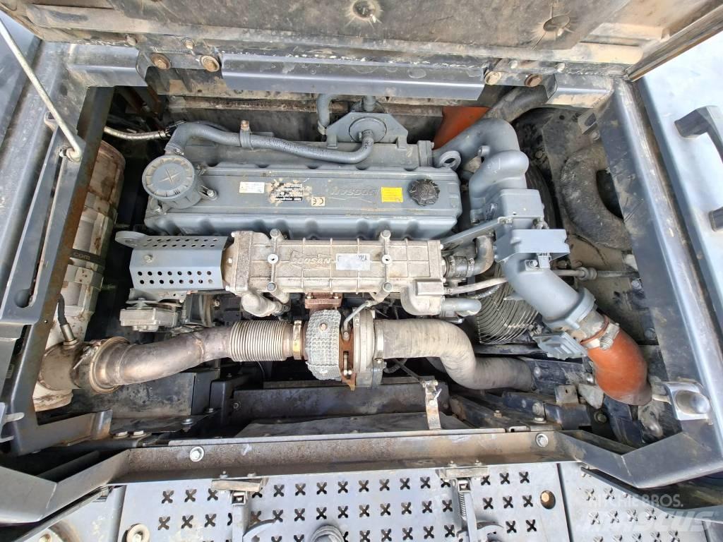 Doosan DX 300 LC-5 Гусеничные экскаваторы