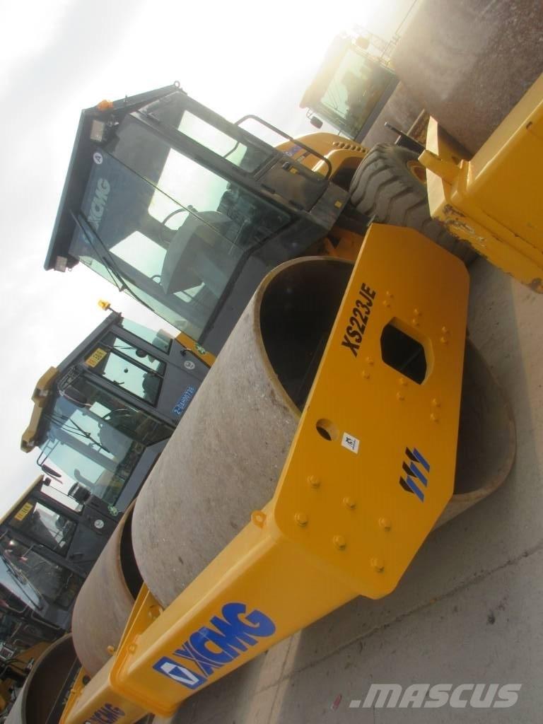 XCMG XS 223 J Грунтовые катки