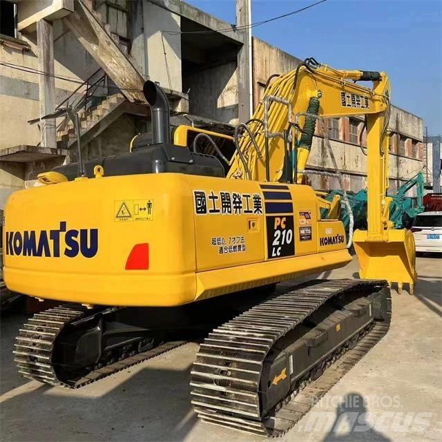 Komatsu PC 210 Гусеничные экскаваторы