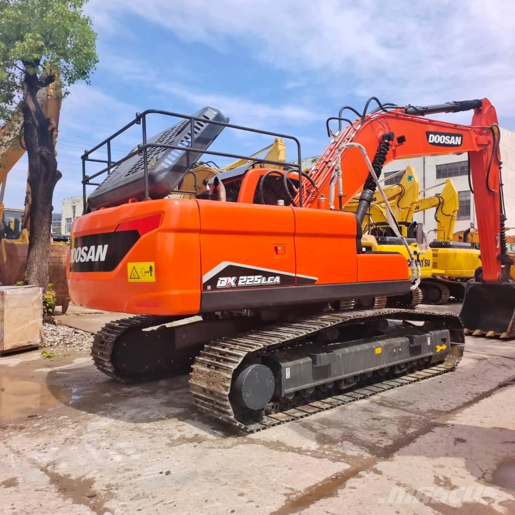 Doosan DX 225 LC-9C Гусеничные экскаваторы