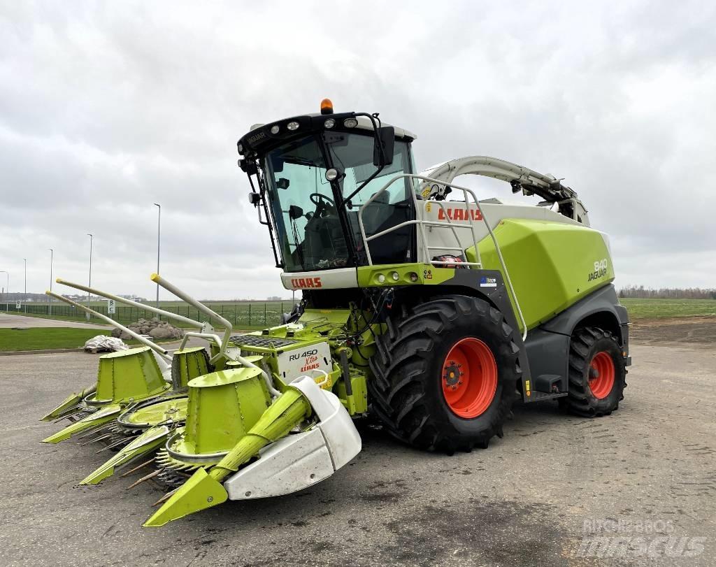 CLAAS Jaguar 840 Прицепные кормоуборочные комбайны