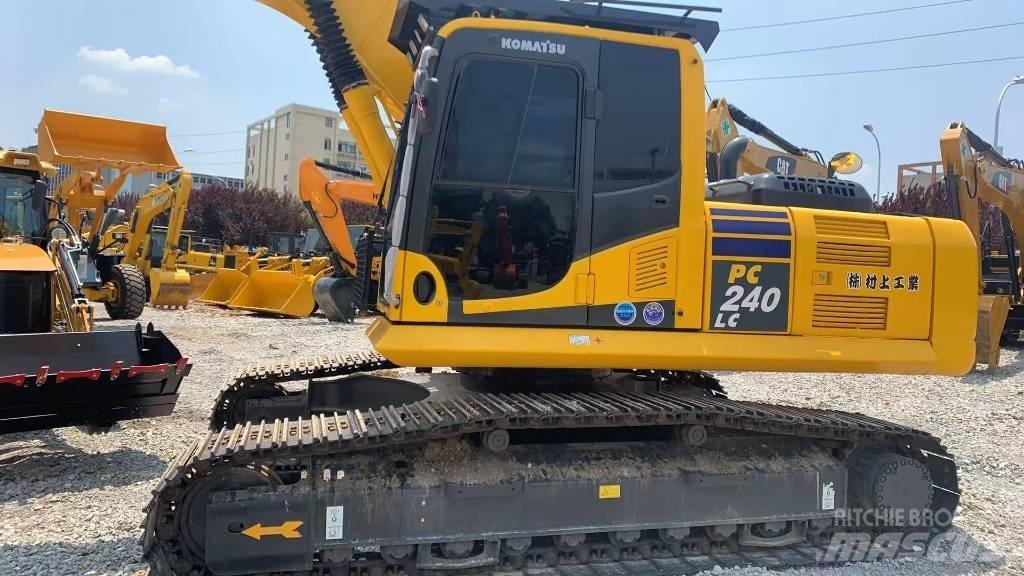 Komatsu PC 240 Гусеничные экскаваторы