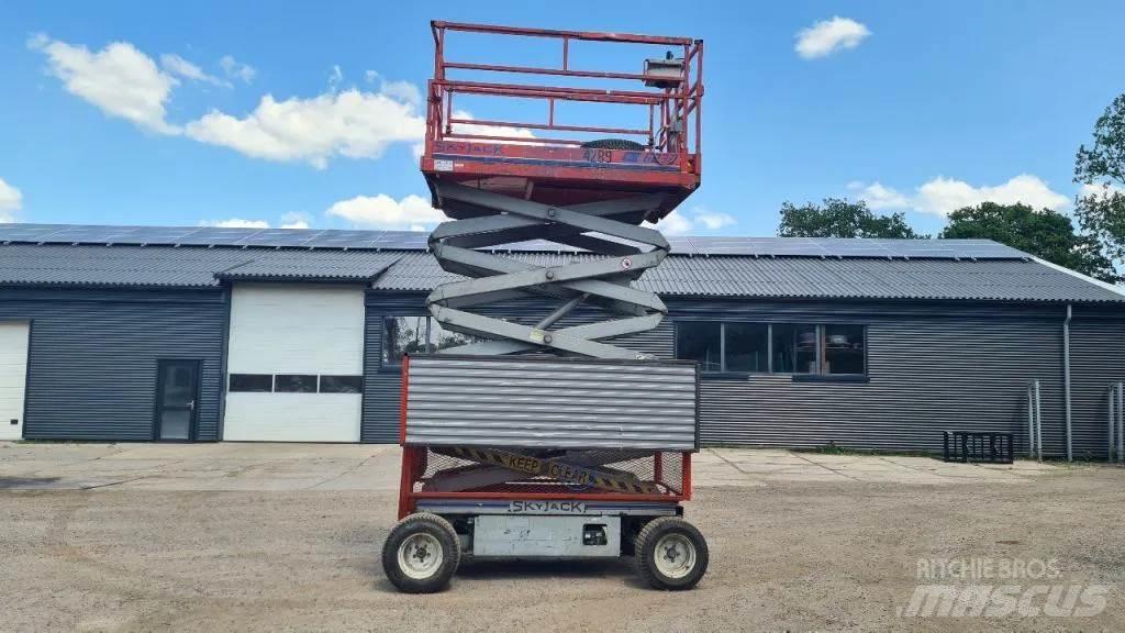 SkyJack 6832 Ножничные подъемники