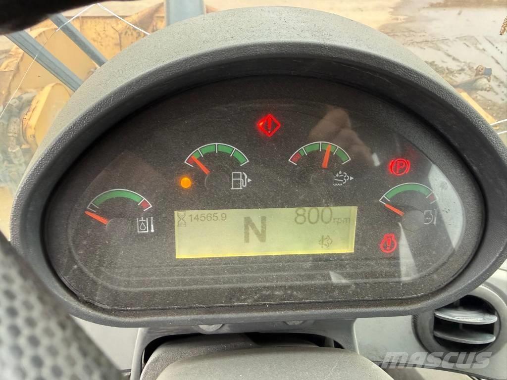 CAT 938 M Фронтальные погрузчики