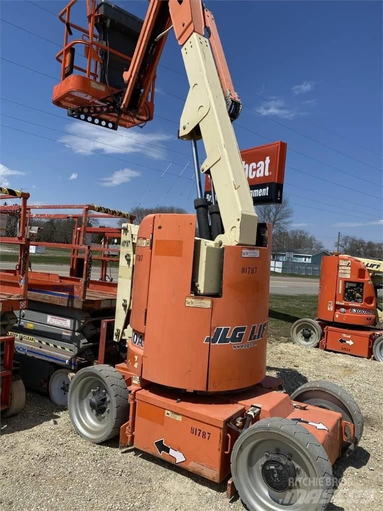 JLG E300AJP Коленчатые подъемники