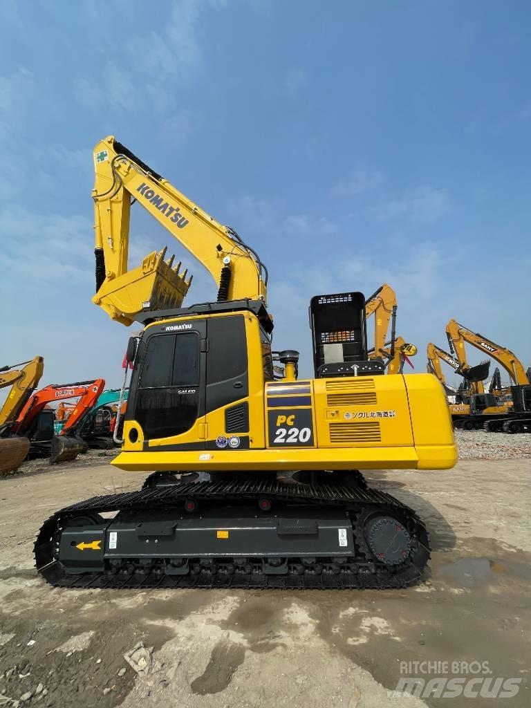 Komatsu PC 220 Гусеничные экскаваторы