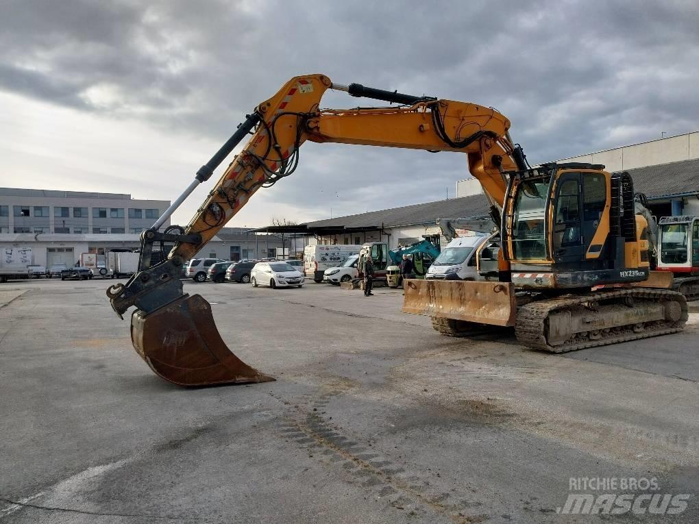Hyundai HX 235 LCR Гусеничные экскаваторы
