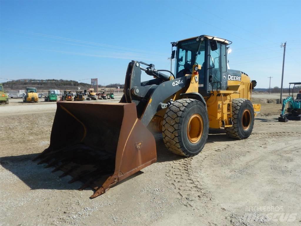 John Deere 624K Фронтальные погрузчики