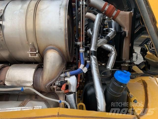 CAT 730 Шарнирно-сочленённые самосвалы
