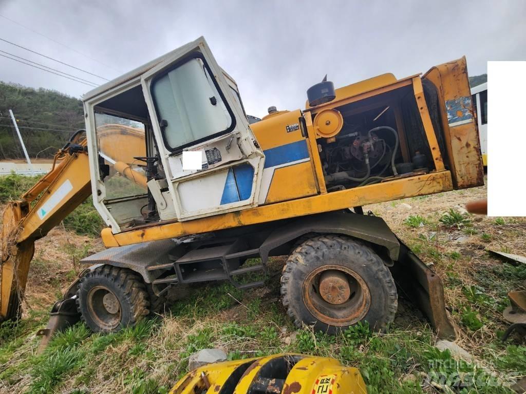 Hyundai ROBEX 2000W Колёсные экскаваторы