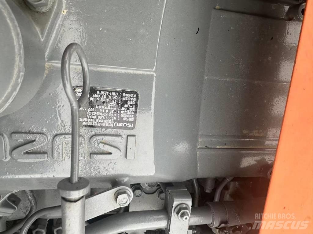 Hitachi ZX 240 Гусеничные экскаваторы
