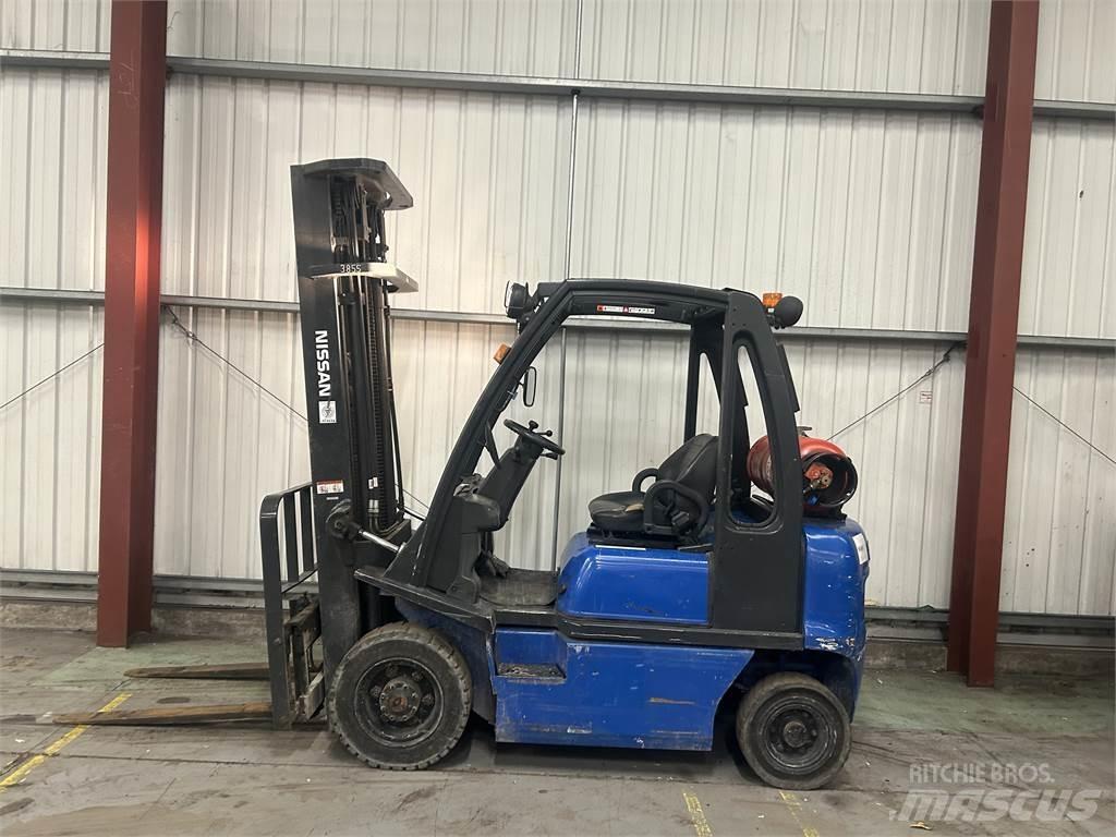 Nissan UD02A20PQ Газовые погрузчики
