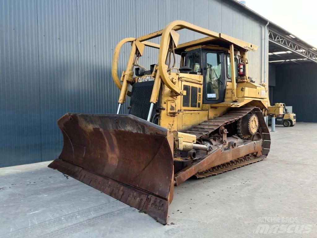 CAT D7H Гусеничные бульдозеры