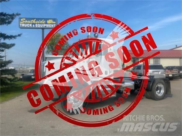 Peterbilt 335 Седельные тягачи