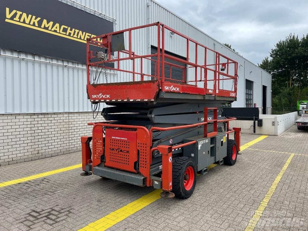 SkyJack SJ 9250 RT Ножничные подъемники