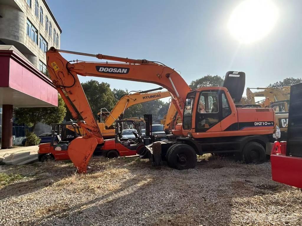 Doosan DH 210 W Колёсные экскаваторы