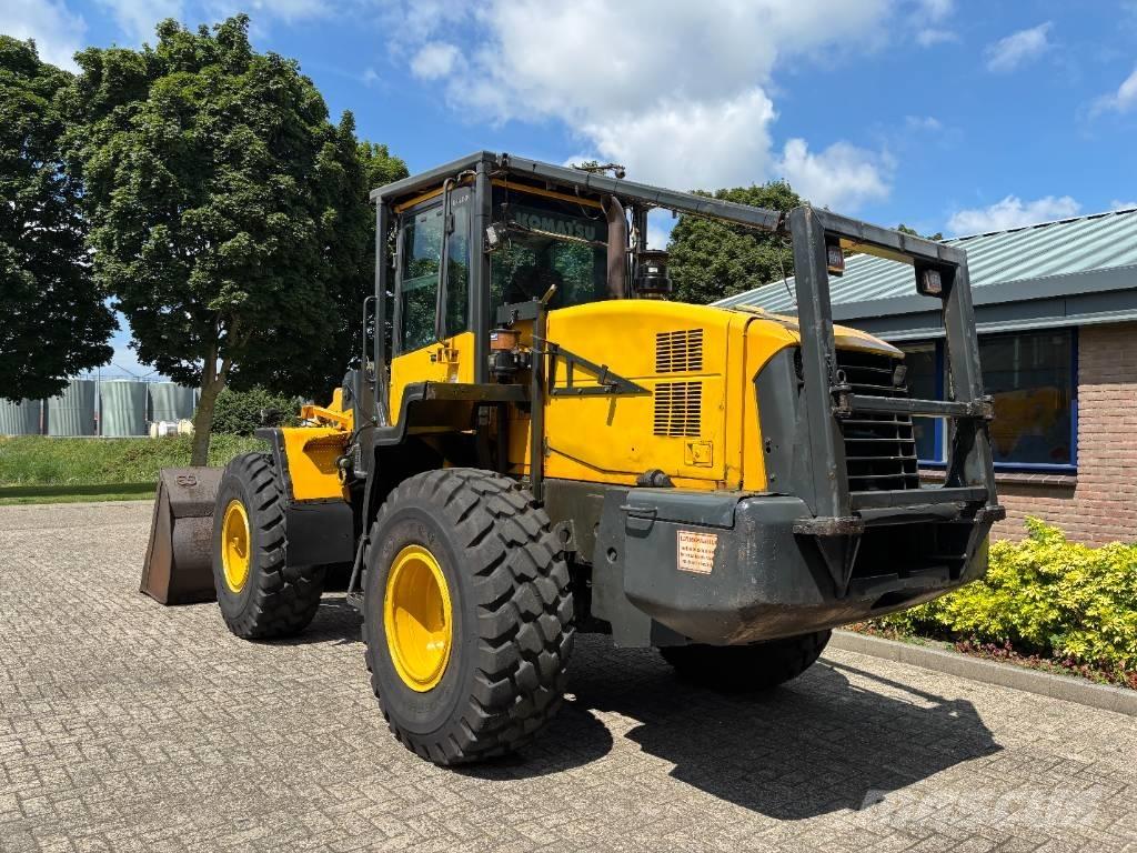 Komatsu WA 320-5 Фронтальные погрузчики