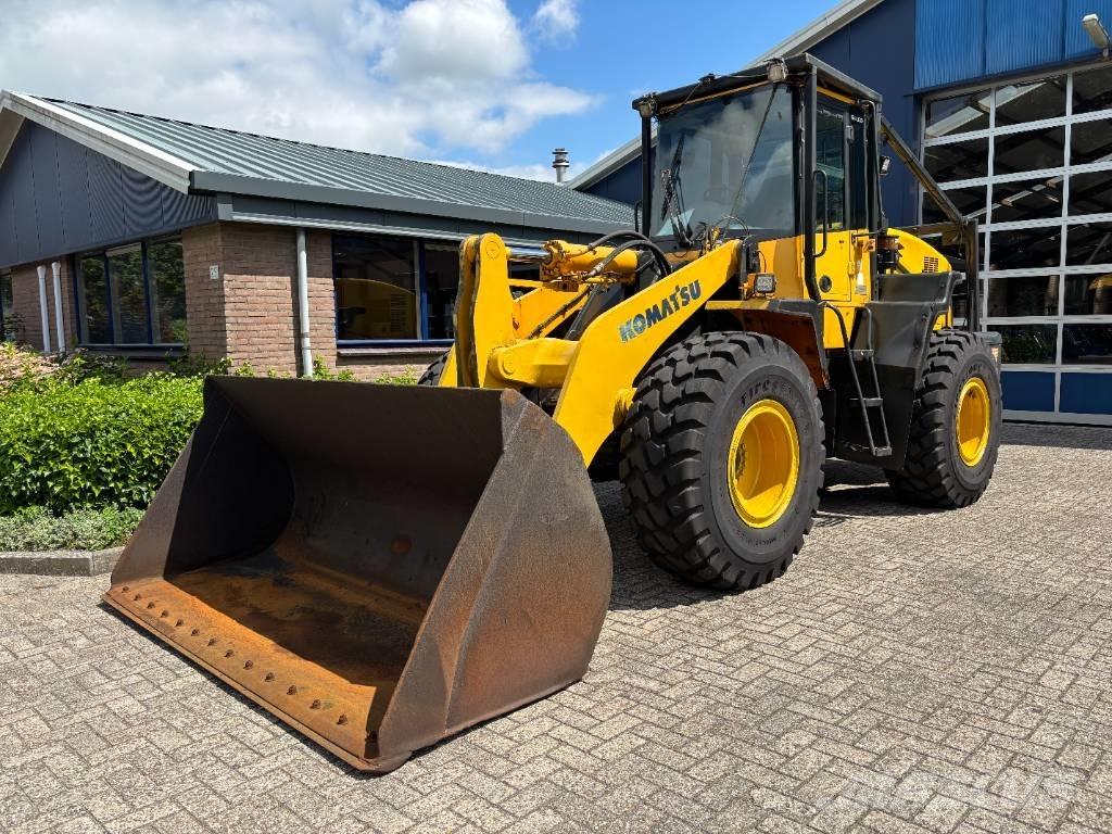 Komatsu WA 320-5 Фронтальные погрузчики