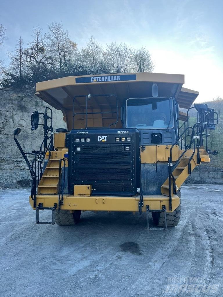 CAT 775 G Карьерные самосвалы