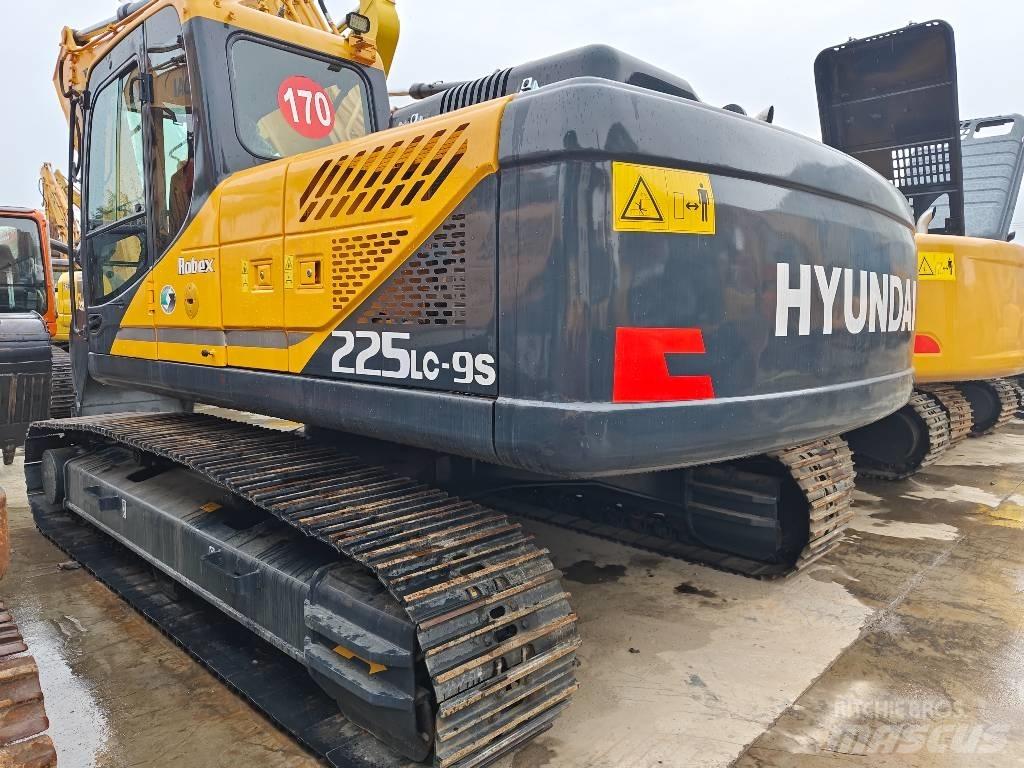 Hyundai R225LC-9S Гусеничные экскаваторы