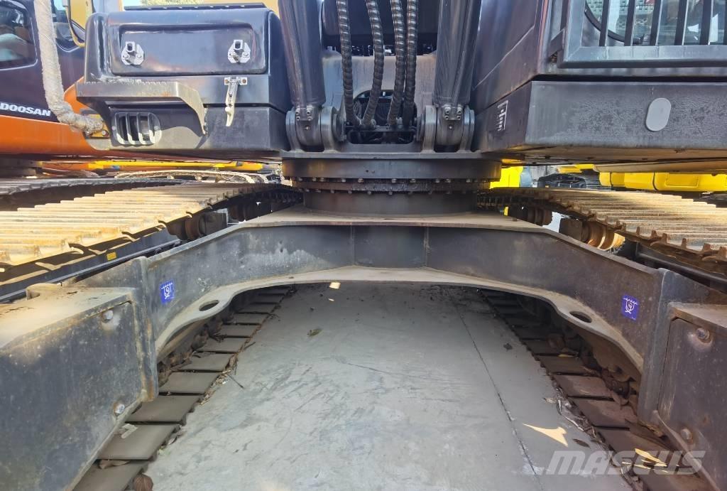 Volvo EC 220 DL Гусеничные экскаваторы