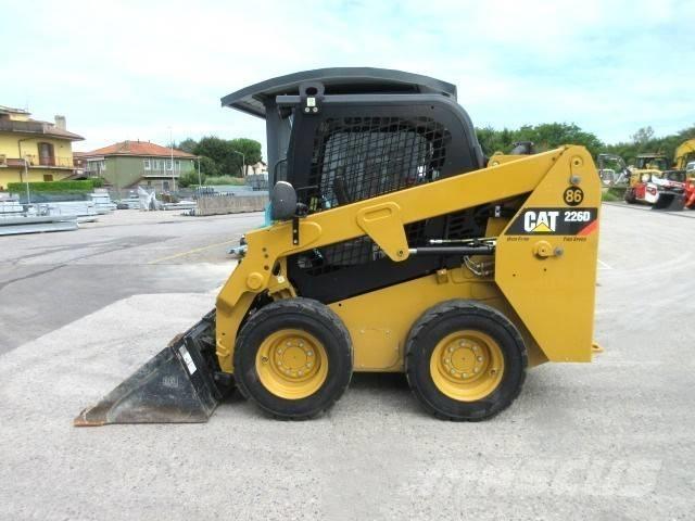CAT 226 D Мини-погрузчики