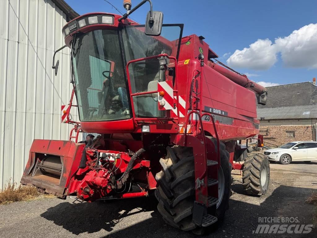 Case IH 2366 E Зерноуборочные комбайны