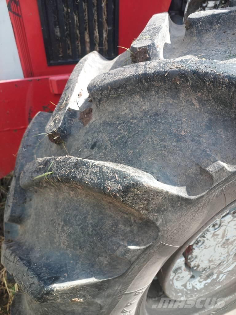 Massey Ferguson 2725 Трактора