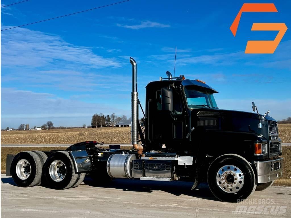 Mack Pinnacle Седельные тягачи