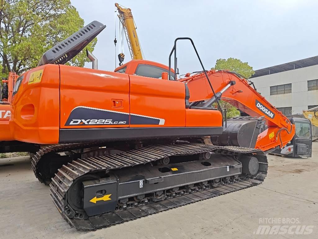 Doosan DX 225 LC-9 Гусеничные экскаваторы