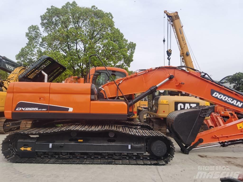 Doosan DX 225 LC-9 Гусеничные экскаваторы