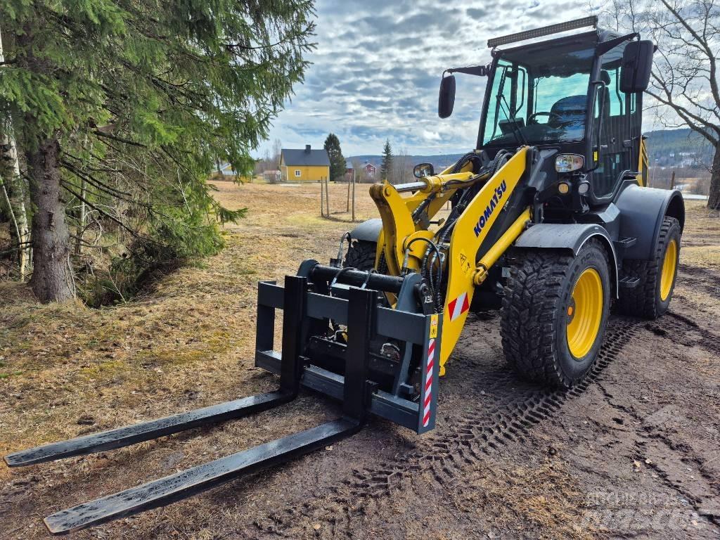 Komatsu WA 100 M Фронтальные погрузчики