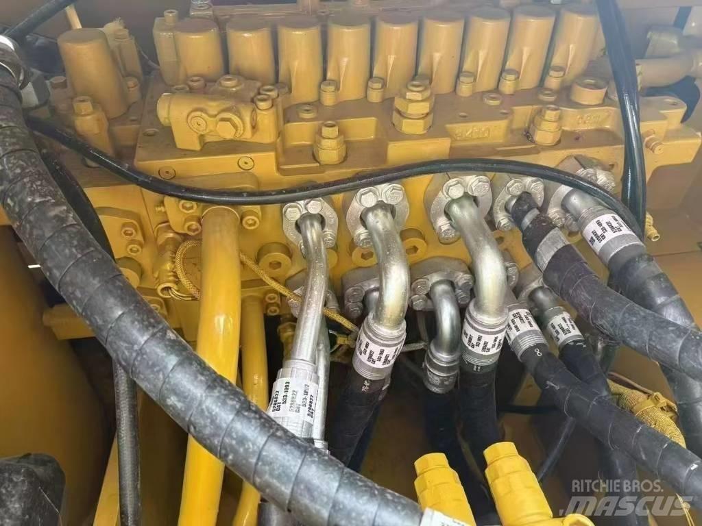 CAT 323GC Гусеничные экскаваторы