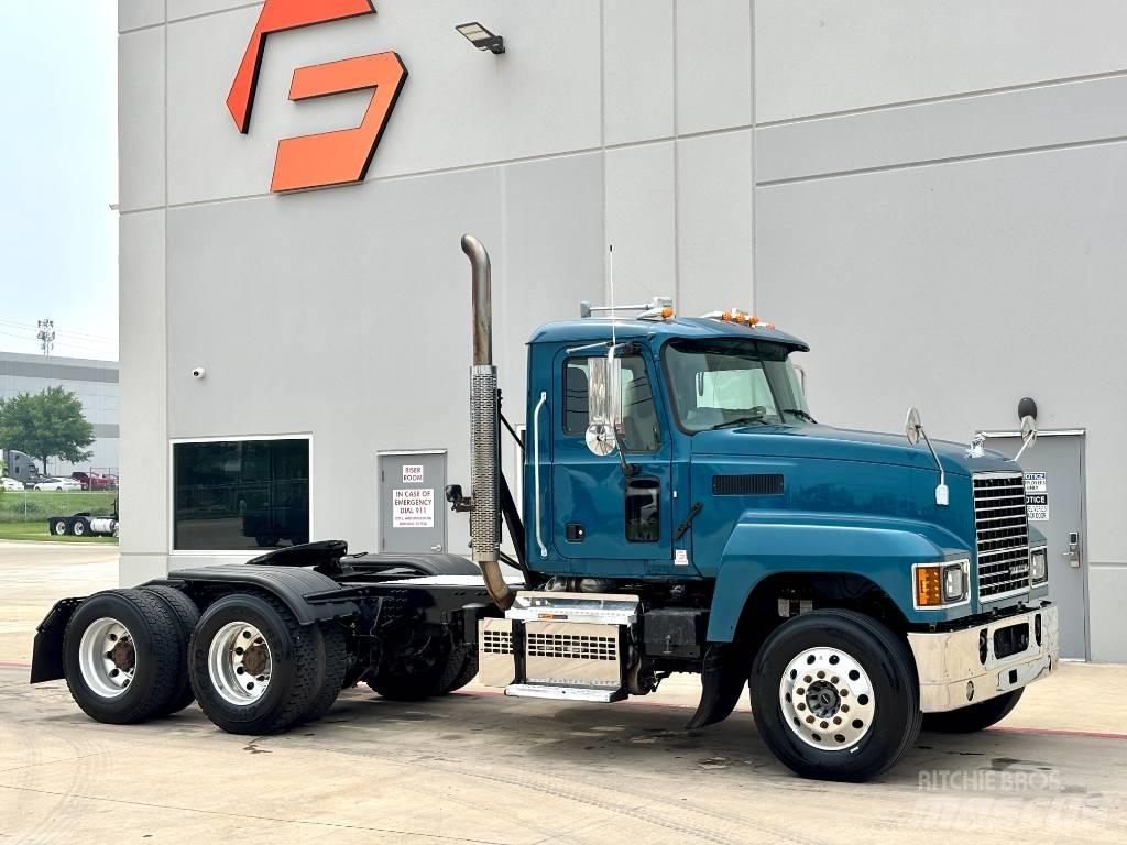 Mack Pinnacle Седельные тягачи