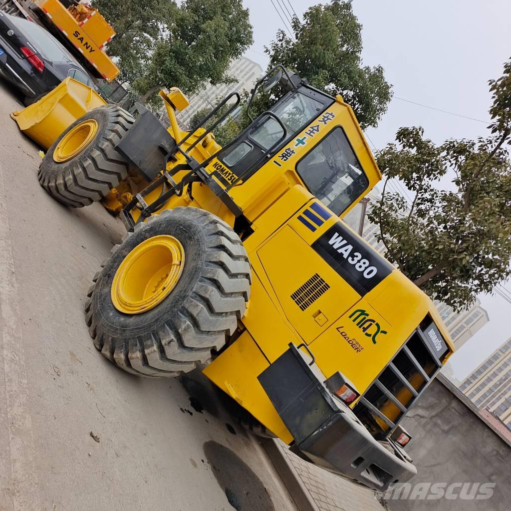 Komatsu WA 380 Гусеничные экскаваторы