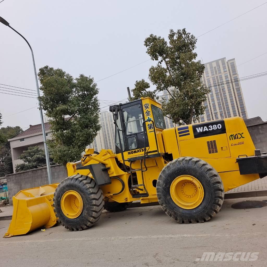 Komatsu WA 380 Гусеничные экскаваторы