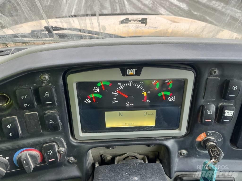 CAT 730 C Шарнирно-сочленённые самосвалы