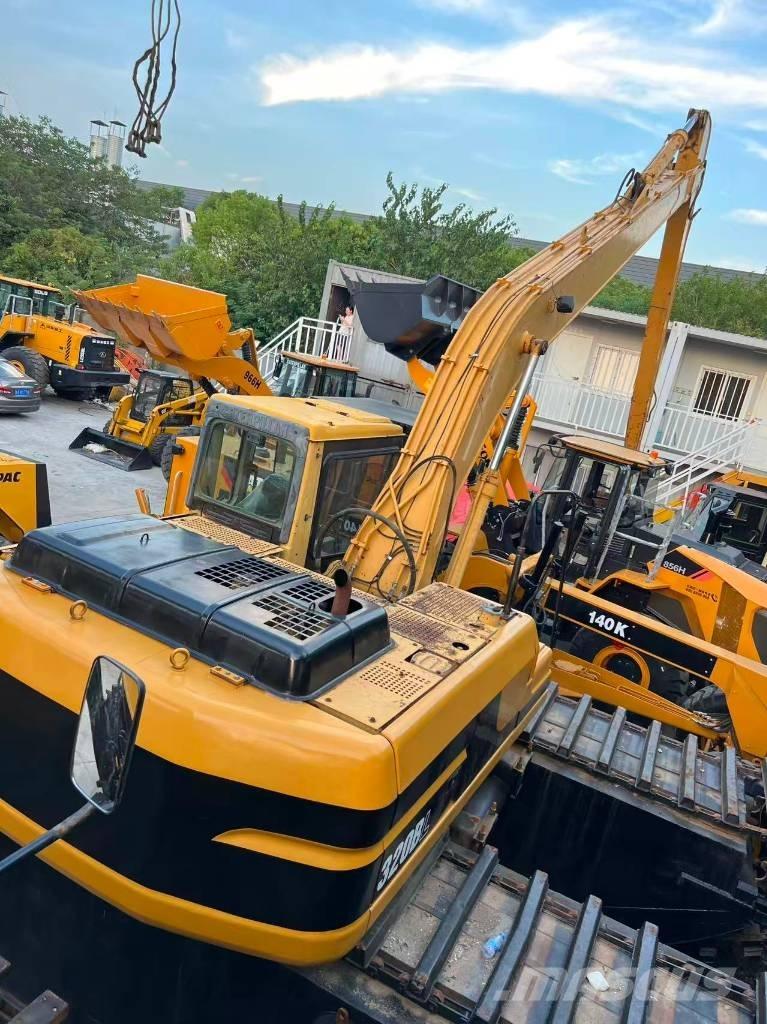 CAT 320BL Экскаваторы-амфибии