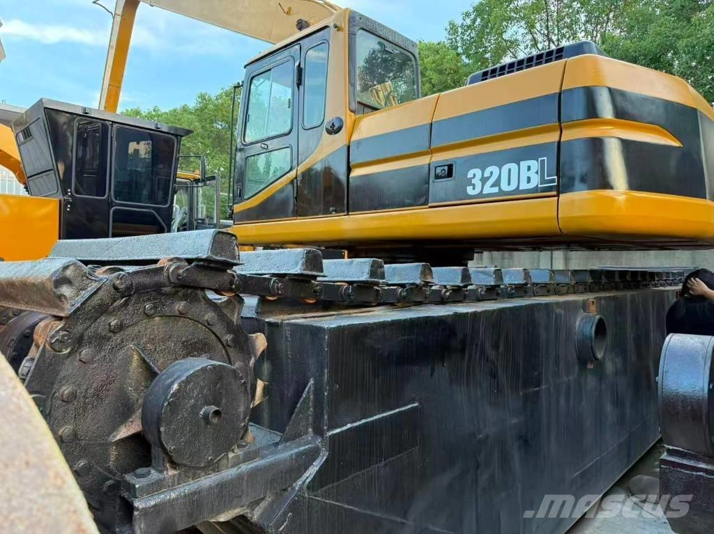 CAT 320BL Экскаваторы-амфибии