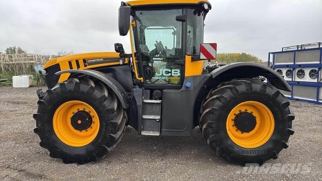 JCB Fastrac 4220 Трактора
