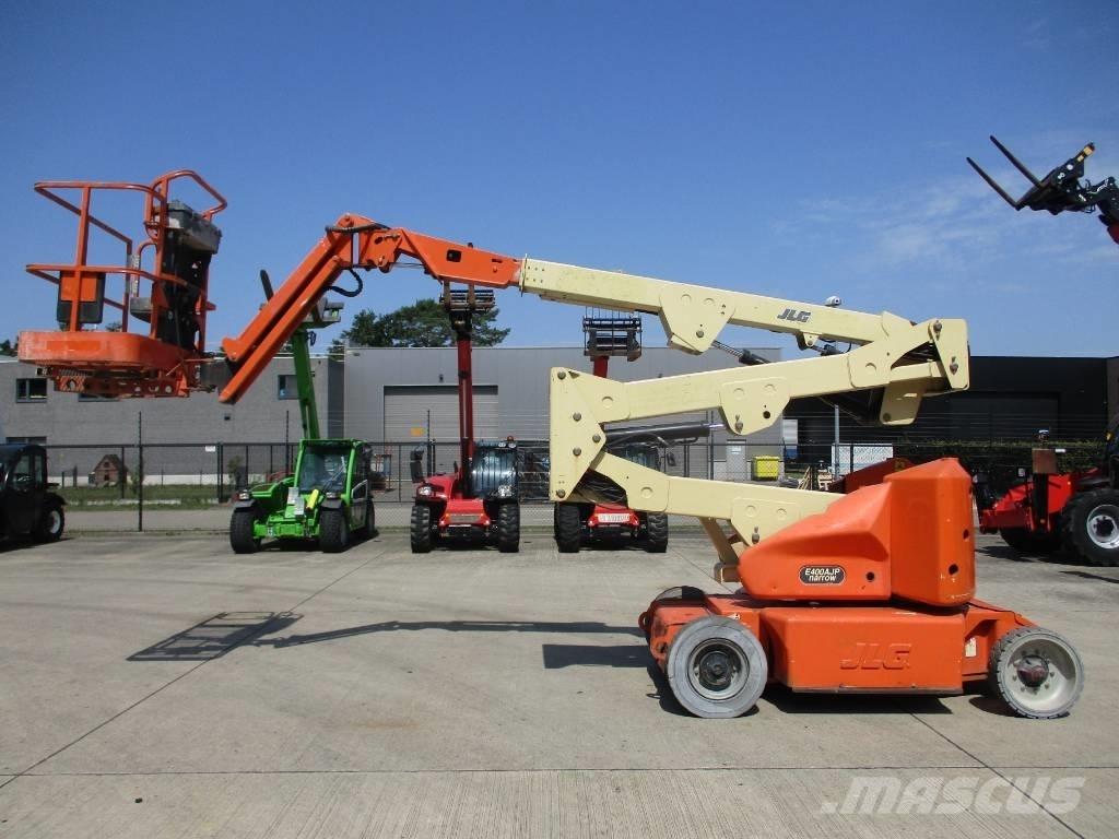 JLG E400 AJPN (687) Компактные самоходные стреловые подъемники