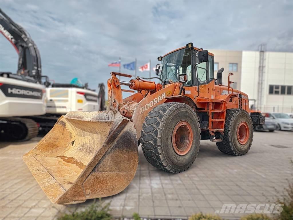 Doosan DL 300 Фронтальные погрузчики