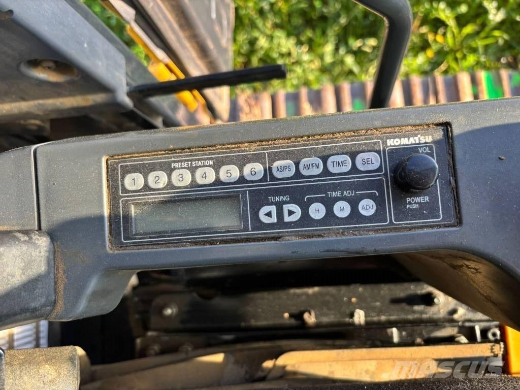 Komatsu PC 210 LC-8 Гусеничные экскаваторы